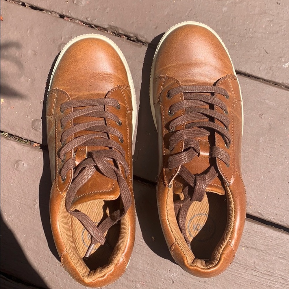 1901 Boys shoes sz 5